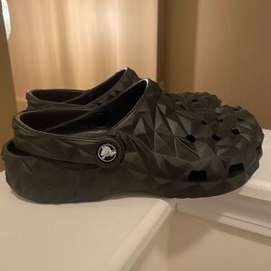 CROCS Kids Dark Textured Sandals